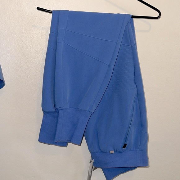 Figs blue scrub set. PO# 1805 and PO# 1383 - Picture 7 of 11